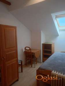 IZDAJEM SOBE U ZEMUNU (180 € / 200 €)